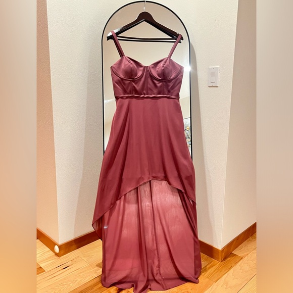 Selling due to it only being worn once for graduation. - Picture 1 of 2